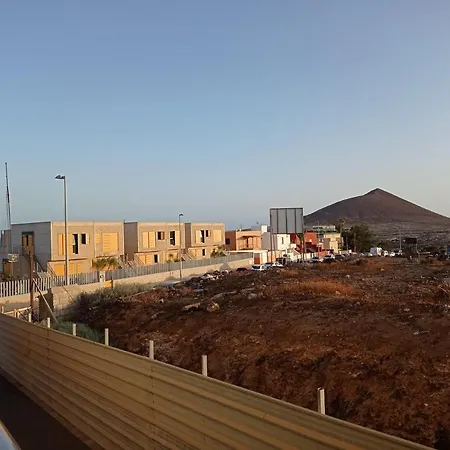 Apartment Playa Con Terrazas, Vistas, Garaje Y Trastero, En La Gaviota, 36, Zona Wind Surf El Medano (Tenerife)